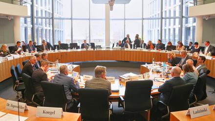 In der sogenannten Bereinigungssitzung nehmen die Fraktionen letzte Änderungen am Etatentwurf vor, bevor er im Bundestag zur Abstimmung steht.