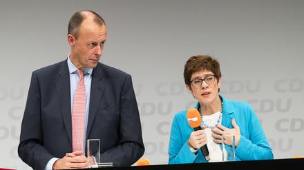 2018 waren Annegret Kramp-Karrenbauer und Friedrich Merz Konkurrenten um den Parteivorsitz. Kommen sie sich nun wieder in die Quere?