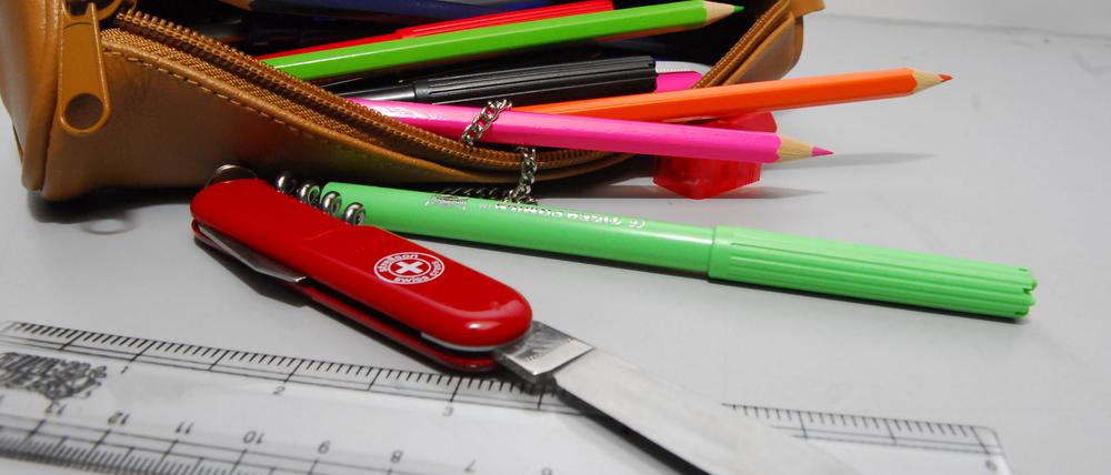 Messer im Mäppchen: Für manche Schüler gehört das zur Ausrüstung.