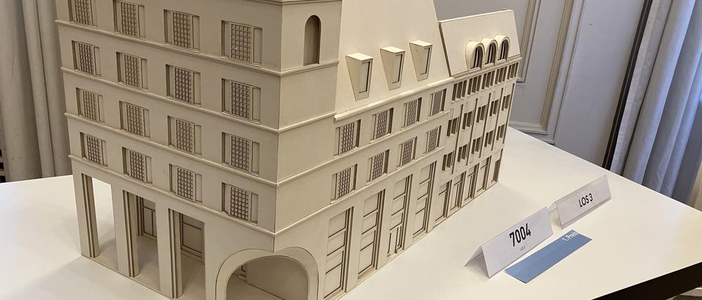 Ein Modell zeigt einen der Entwürfe für den Molkenmarkt-Wettbewerb, der Los 3 gewann.