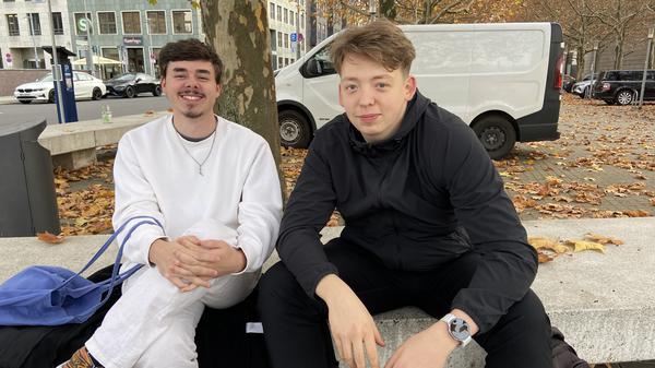 Haben keine Lust, für Deutschland zu sterben - Julian Schneider und Freund Max Kresing