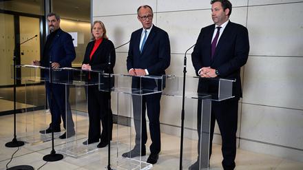 CSU-Chef Markus Söder, Arbeitsministerin Bärbel Bas (SPD), Kanzler Friedrich Merz (CDU) und Vizekanzler Lars Klingbeil (SPD).