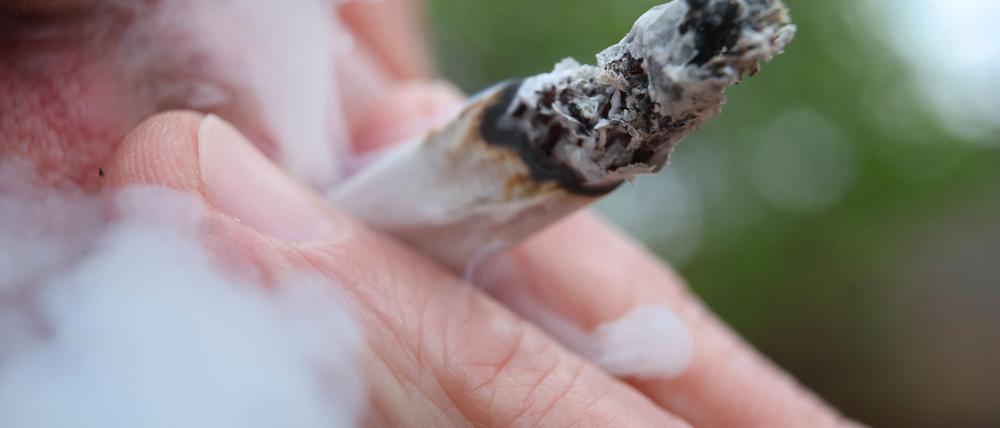 Laut Studie rauchte eine große Mehrheit der Cannabis-Konsumenten Joints. (Symbolbild)
