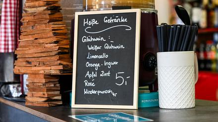 Viele Weihnachtsmärkte öffnen in Berlin am 24. November – an einigen Orten kann man aber schon Punsch und Co. trinken. (Archivbild)