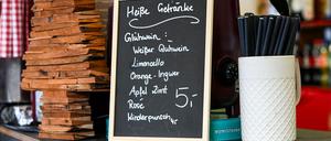 Viele Weihnachtsmärkte öffnen in Berlin am 24. November – an einigen Orten kann man aber schon Punsch und Co. trinken. (Archivbild)