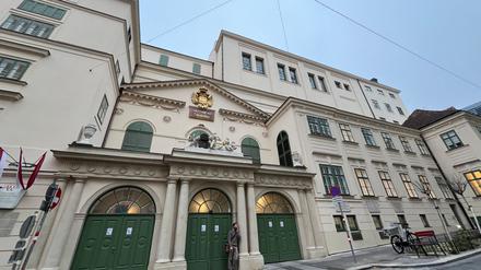 Die Jury würdigte mit dem Preis die Rückkehr des traditionsreichen Hauses nach einer zweijährigen Schließung und umfassenden Renovierung.