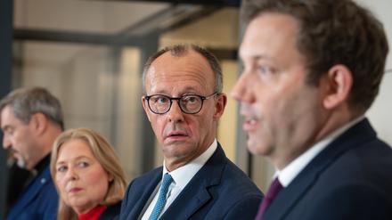 Unseriöse Haushaltspolitik von der Rente bis zur Verteidigung: (v.l.) Markus Söder, Bärbel Bas, Friedrich Merz, Lars Klingbeil. 