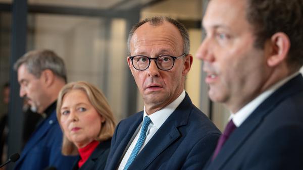 Diese vier sollen’s regeln: CSU-Chef Markus Söder, SPD-Chefin Bärbel Bas, Bundeskanzler Friedrich Merz (CDU) und SPD-Chef Lars Klingbeil (v.l.n.r.).