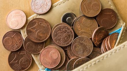 Die Überschuldungsquote, also der Anteil überschuldeter Personen im Verhältnis zu allen Erwachsenen, erhöhte sich zuletzt auf 8,16 Prozent. 