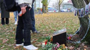 Gedenktafel für verstorbene obdachlose Menschen am Berliner Ostbahnhof.