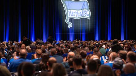 Herthas Mitglieder entscheiden, wie die Versammlung künftig abgehalten werden soll. (Archivfoto)