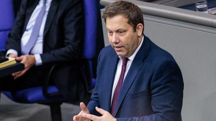 Finanzminister Lars Klingbeil (SPD) wirbt für die Aktivrente.