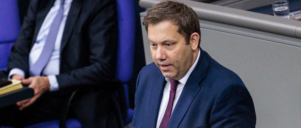 Finanzminister Lars Klingbeil (SPD) wirbt für die Aktivrente.