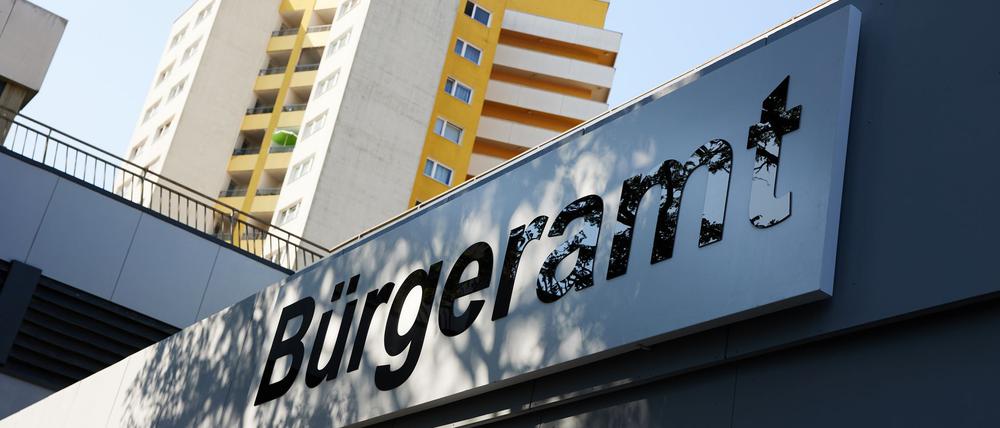 Bürgerämter in Berlin sollen bestimmte Dienstleistungen auch ohne Termin anbieten. (Archivbild) 