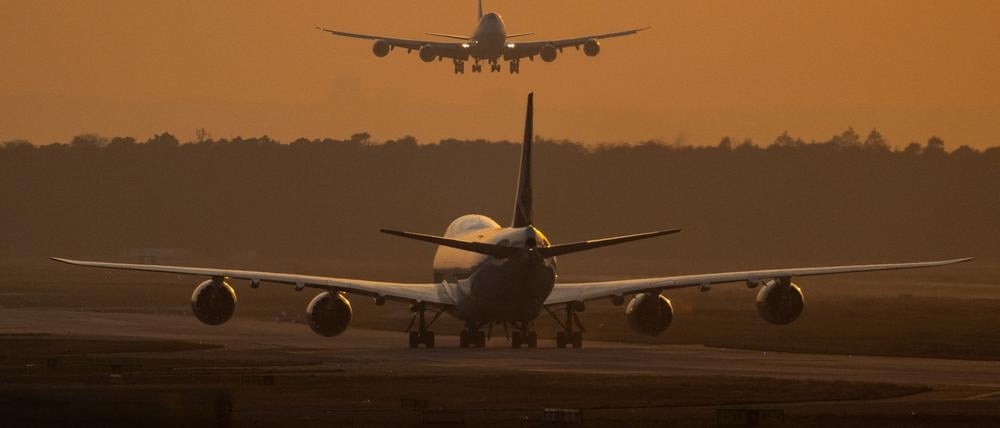 Flugreisen sollen ab dem Sommer mit geringeren Steuern belastet werden. 