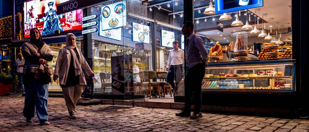 Ein Restaurant im Bezirk Ortaköy in Istanbul. (Archivbild)