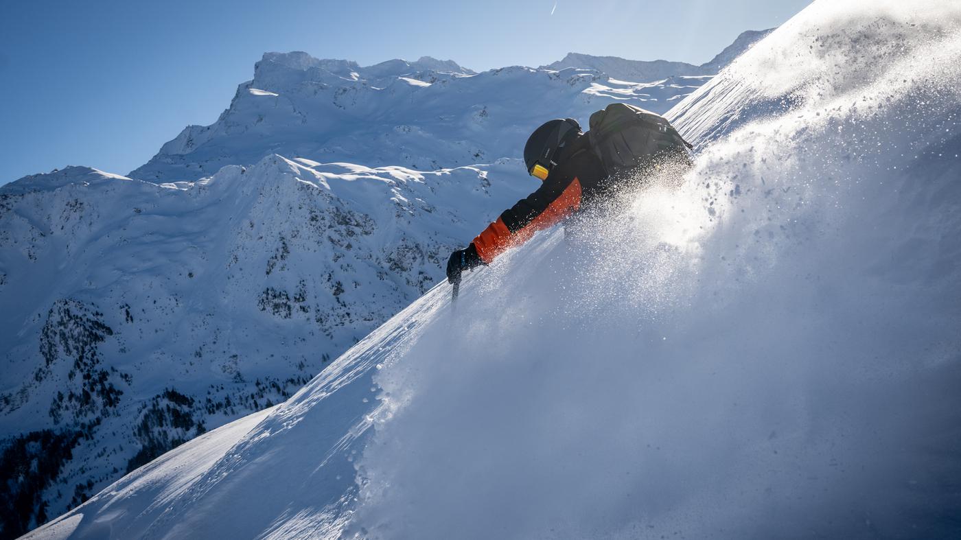 Skifahren-abseits-der-Piste-Halb-Geschicklichkeits-halb-Schnitzeljagd-ach-ja-und-potentiell-lebensgef-hrlich