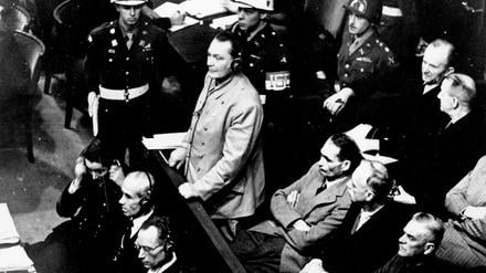 Hermann Göring auf der Anklagebank des Nürnberger Hauptkriegsverbrecherprozesses.
