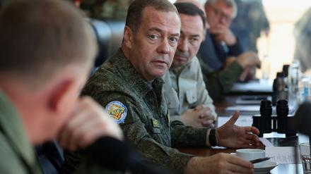 Medwedew wirft der Bundesregierung die Unterdrückung der Opposition in Deutschland vor. (Archivbild)