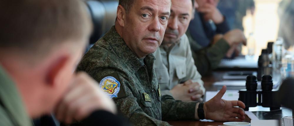 Medwedew wirft der Bundesregierung die Unterdrückung der Opposition in Deutschland vor. (Archivbild)