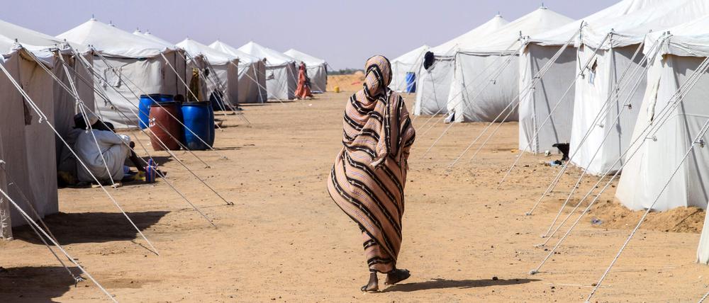 Eine Frau in einem Flüchtlingscamp im Sudan. 