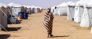 Eine Frau in einem Flüchtlingscamp im Sudan. 