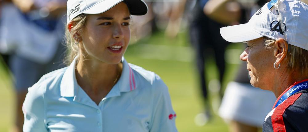 Kai Trump (l.) verpasste den Cut bei ihrem Profi-Debüt klar.