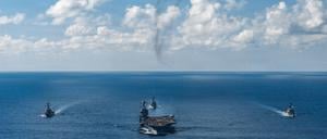 Die USA haben ihren größten Flugzeugträger in die Karibik verlegt.