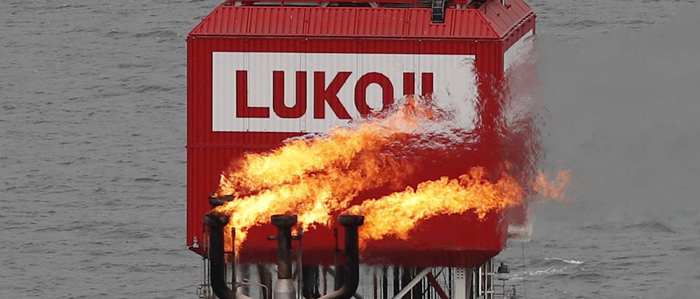 Ölplattform Filanovskogo des Lukoil-Konzerns im Kaspischen Meer.
