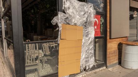 Von den türkischen Behörden geschlossener Streetfood-Imbiss in Istanbul.