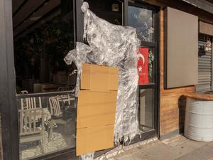 Von den türkischen Behörden geschlossener Streetfood-Imbiss in Istanbul.
