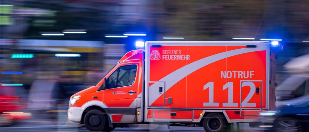 Der Verletzte wurde nach dem Unfall zur Notoperation in ein Krankenhaus gebracht. (Symbolfoto)