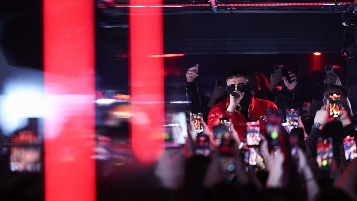 Clubkonzert-Rapper-Haftbefehl-legt-Blitzauftritt-in-Gie-en-hin