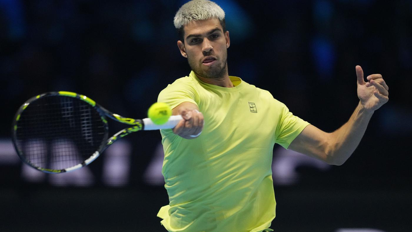 Tennis-Duell-um-Krone-Spanischer-Spielwitz-gegen-italienische-KI