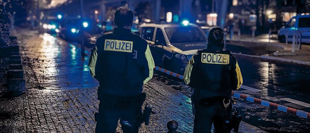 Die Berliner Polizei war am Samstagabend wegen Schüssen in Kreuzberg im Einsatz.