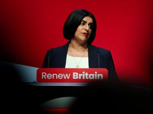 Die britische Innenministerin Shabana Mahmood spricht bei einer Veranstaltung.