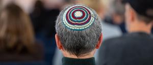 Wer in Berlin Kippa trägt, ist bisweilen nicht sicher vor Anfeindungen. (Symbolbild)