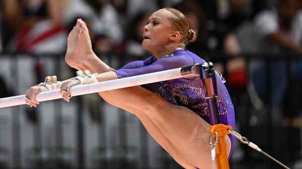 Angelina Melnikowa wurde in Jakarta Weltmeisterin im Mehrkampf.