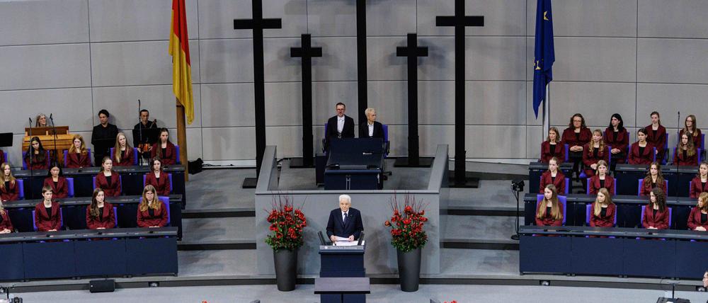 Italiens Staatspräsident Mattarella hält die zentrale Gedenkrede zum Volkstrauertag im Bundestag