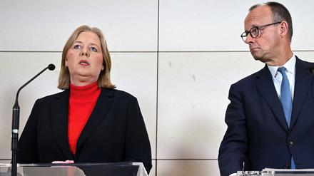 Arbeitsministerin Bärbel Bas (SPD) und Bundeskanzler Friedrich Merz (CDU).