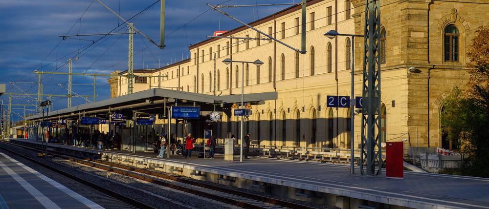 Pendlerzüge sind ab dem 17. November wieder zwischen Magdeburg und Berlin unterwegs. (Archivbild)