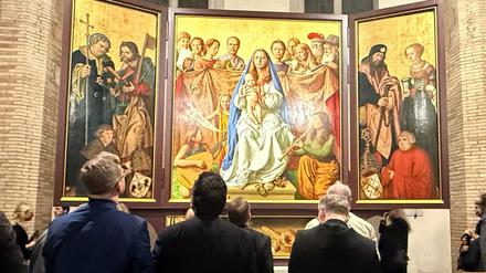Der Cranach-Triegel-Altar ist in der Marienkirche des Friedhofs Campo Santo Teutonico zu sehen.