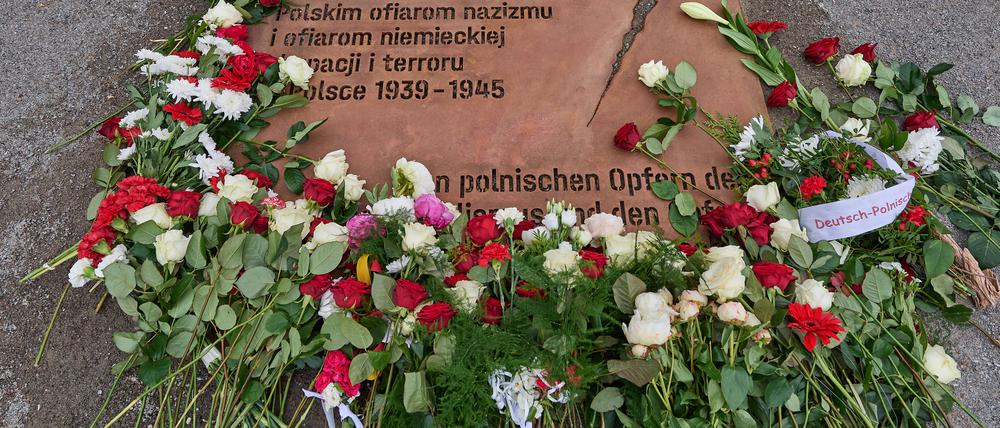 Gedenkort für die Opfer der deutschen Besatzung Polens im Zweiten Weltkrieg. Er befindet sich auf dem Gelände der ehemaligen Kroll-Oper.