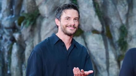 Hollywoodstar Jonathan Bailey hat über die Einschränkungen und Probleme gesprochen, die er in der Schule als schwuler Teenager hatte. (Archivbild)