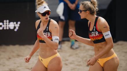 Ungeschlagen durch die WM-Vorrunde: Linda Bock (l) und Louisa Lippmann (Archivbild)