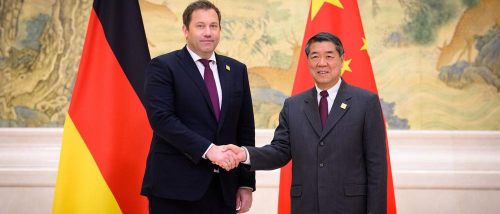 Klingbeil traf in Peking den chinesischen Vizepremier He Lifeng.