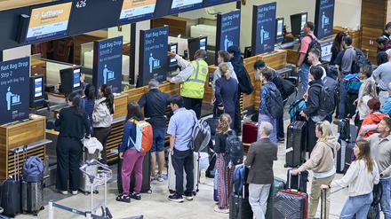 Wird Fliegen wieder billiger? Die Regierung plant Entlastungen für die Airlines.