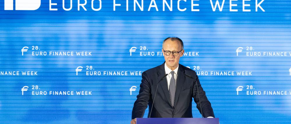 Kanzler Friedrich Merz (CDU) spricht sich für weniger Bankenregulierung in Europa aus (Archivbild)