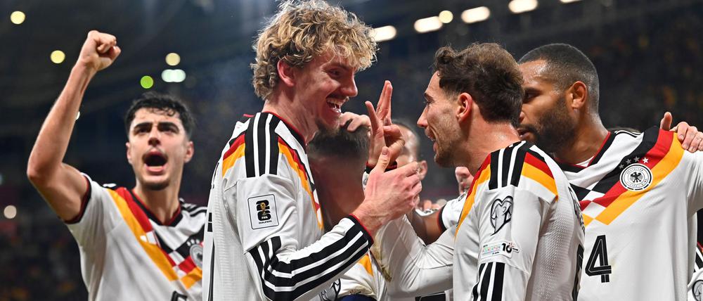 Befreiende Führung. Nick Woltemade (2. von links) lenkte die Dinge mit seinem Tor zum 1:0 in die richtige Richtung.