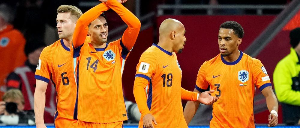 Tijjani Reijnders (vorne) brachte die Niederländer in Führung